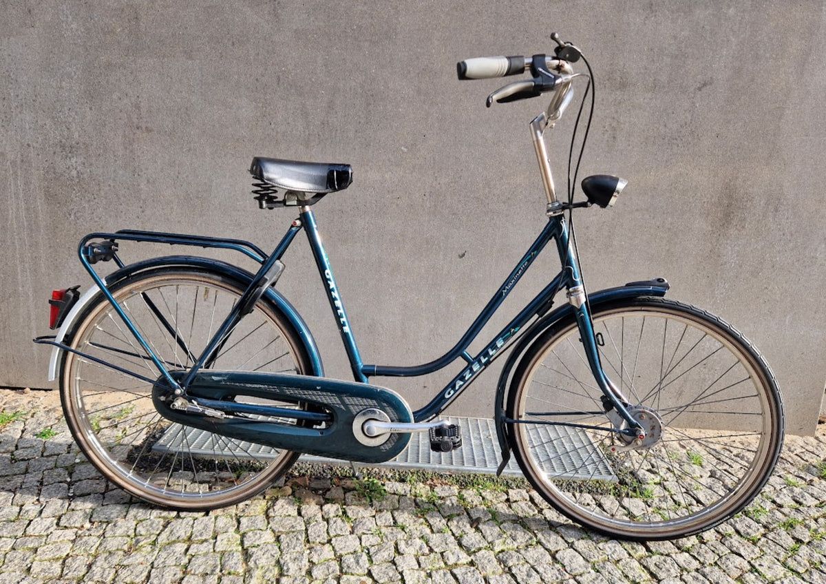 Gazelle Maxinette Damen-Hollandrad in Grün mit Kettenkasten und Gepäckträger, 24 Zoll, Seitenansicht